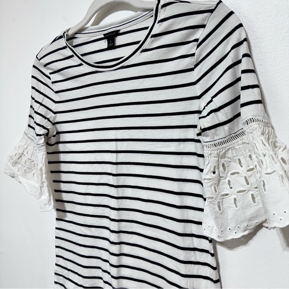 EUC Ann Taylor Round Neck Cut Out 3/4 Sleeves Striped Fitted Shirt Blouse Sz XS - Picture 4 of 7